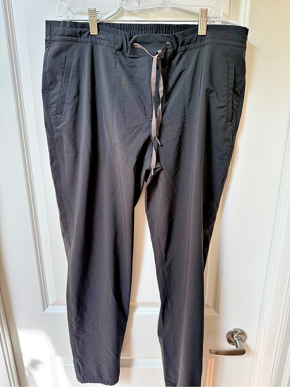 Eddie Bauer Women's Black Jogger Pants Large